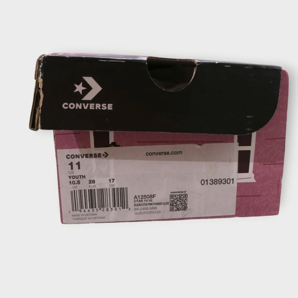 Rare NWB Converse X Coraline Chuck Taylor All Star Size US 11 Kids Laika NEW